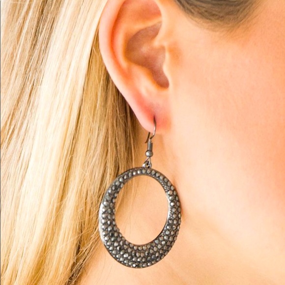 paparazzi Jewelry - Very Victorius Black